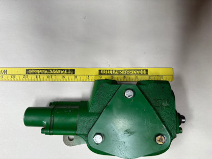 Used AW29285 John Deere Hydraulic Valve