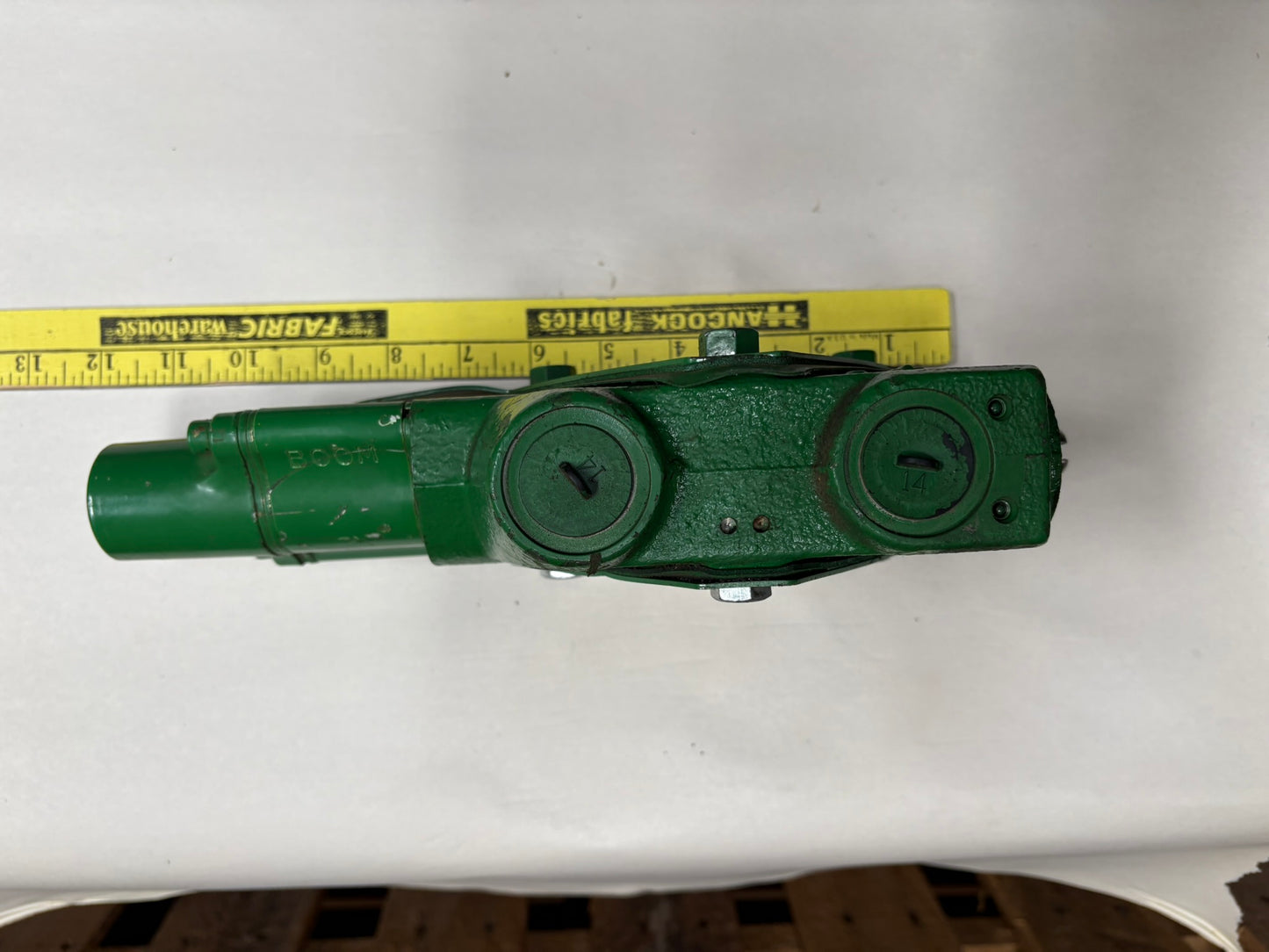 Used AW29285 John Deere Hydraulic Valve