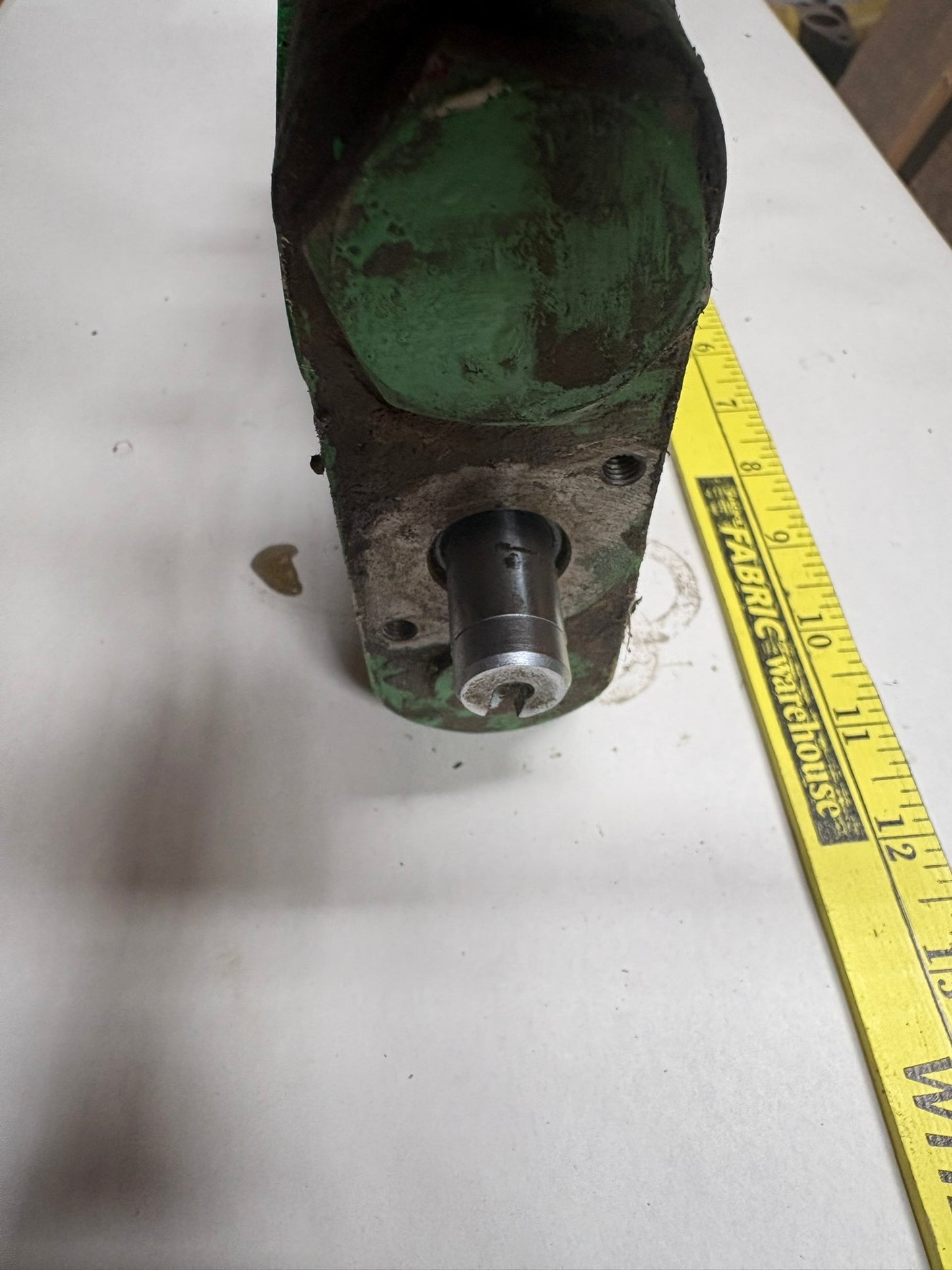 May be John Deere AL75842 hydraulic valve (used)