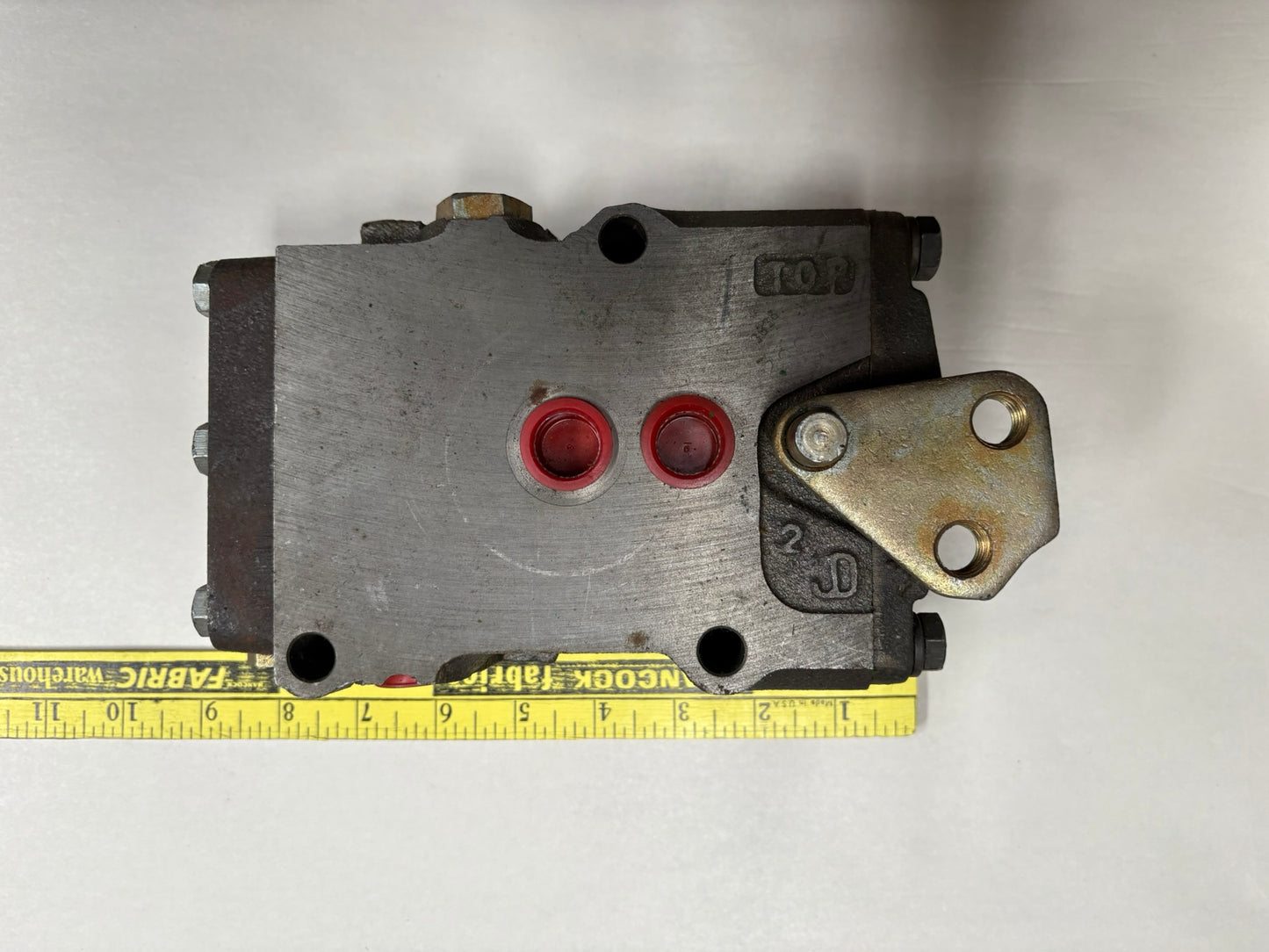 May be John Deere AR41038 hydraulic valve
