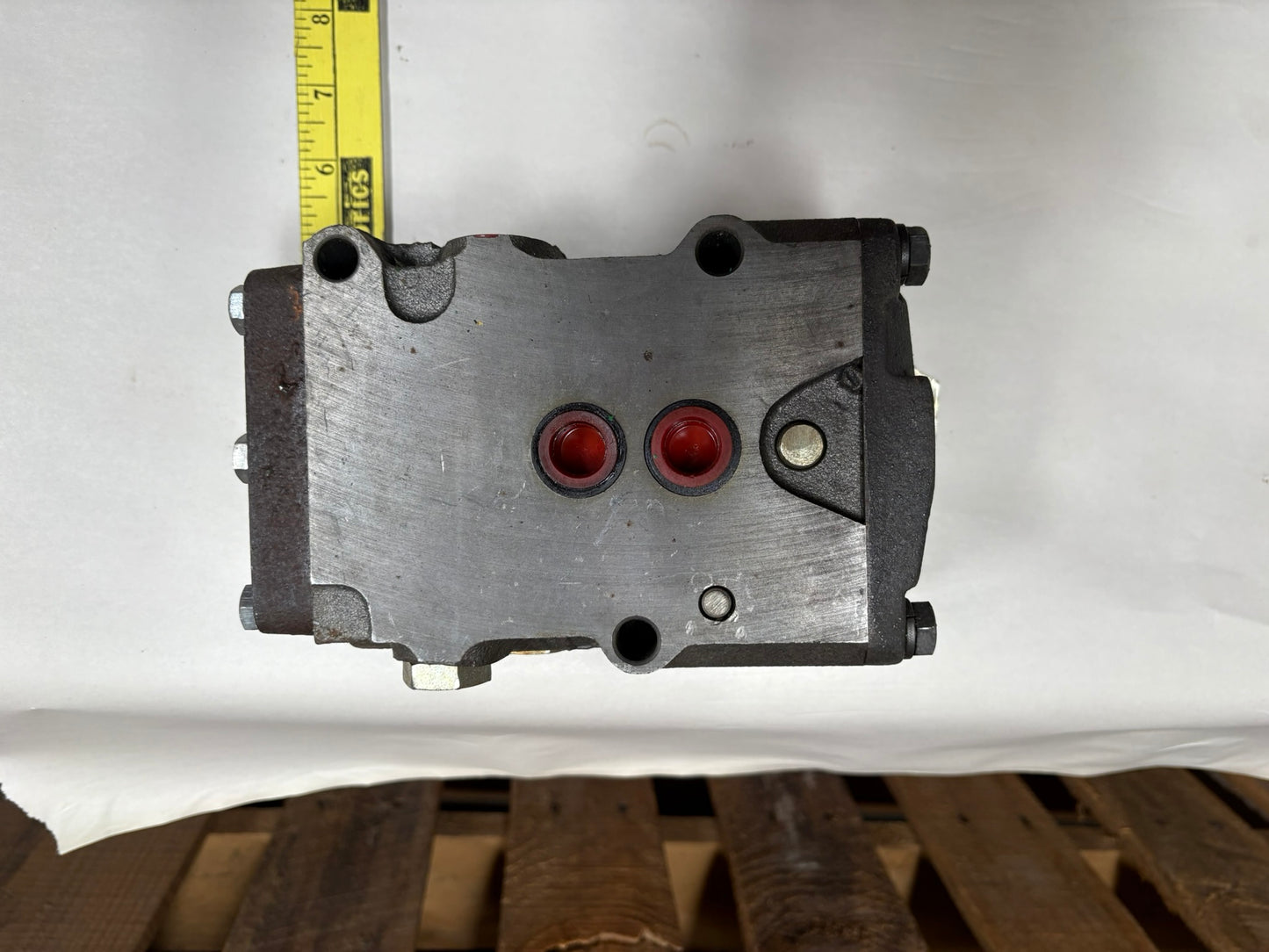 May be John Deere AR41038 hydraulic valve