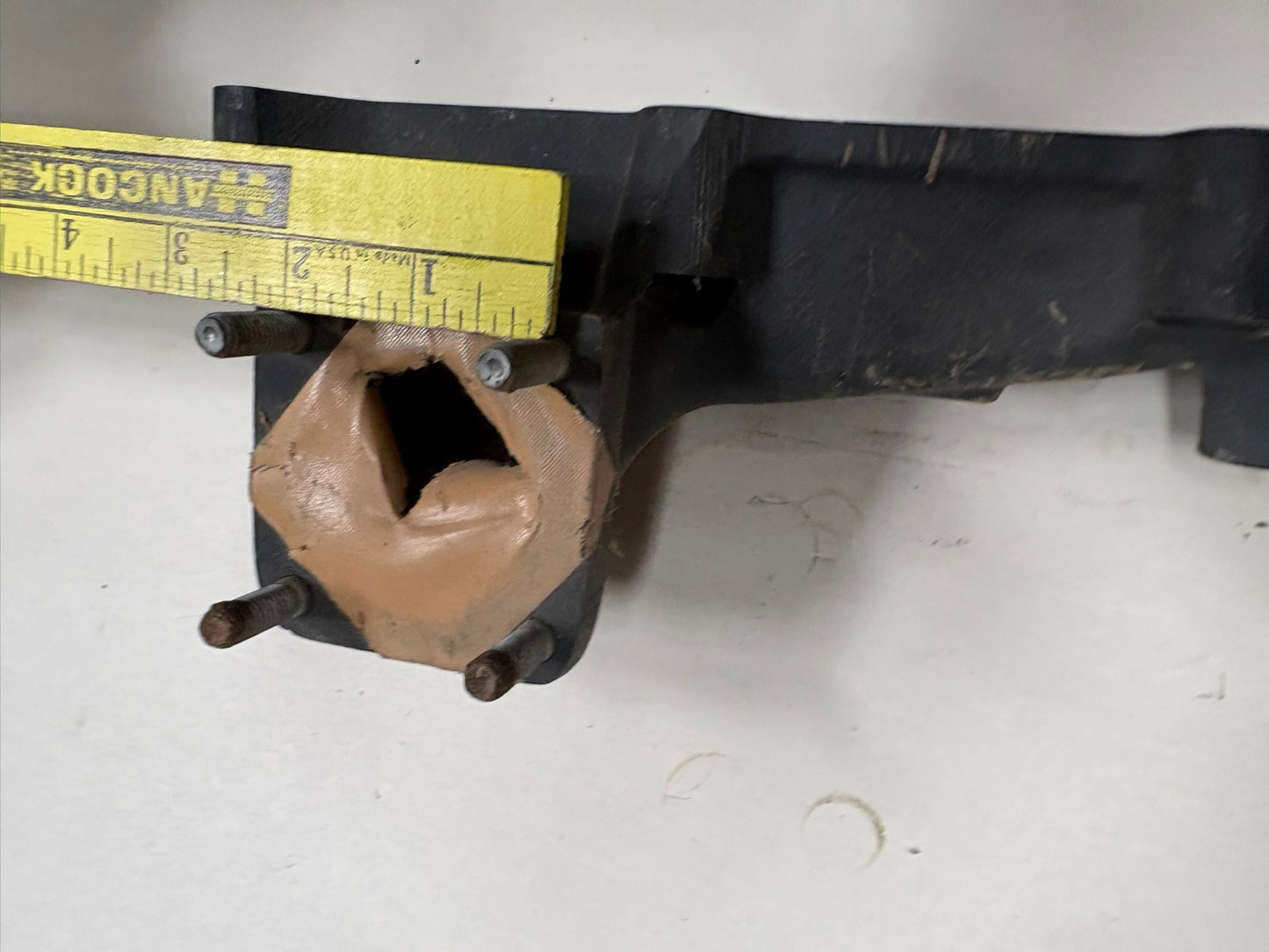 3 cylinder YANMAR 129001-13100 Exhaust Manifold 3TNE88? / 3TN78?