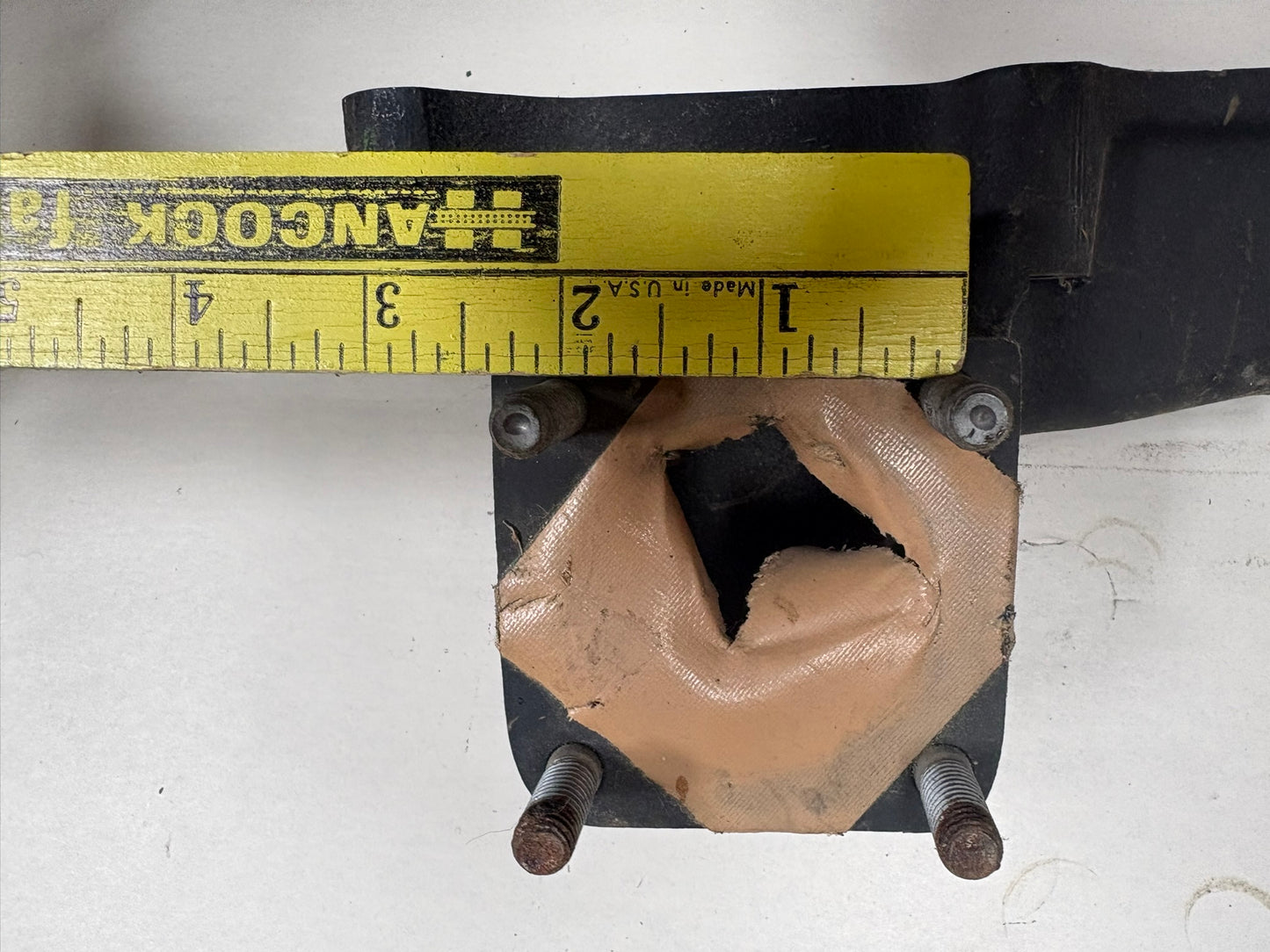 3 cylinder YANMAR 129001-13100 Exhaust Manifold 3TNE88? / 3TN78?