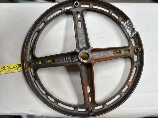 Cast iron slotted steering wheel similar to John Deere D61R for John Deere (Spoker?) D